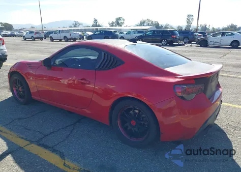 2017 Toyota 86 z USA, uszkodzony, nr VIN JF1ZNAA17H8705385